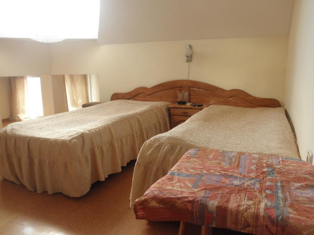 Hotel Atlantic Sliven Cameră foto